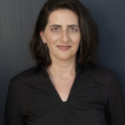 Dr. María Agnes Salah Abusleme