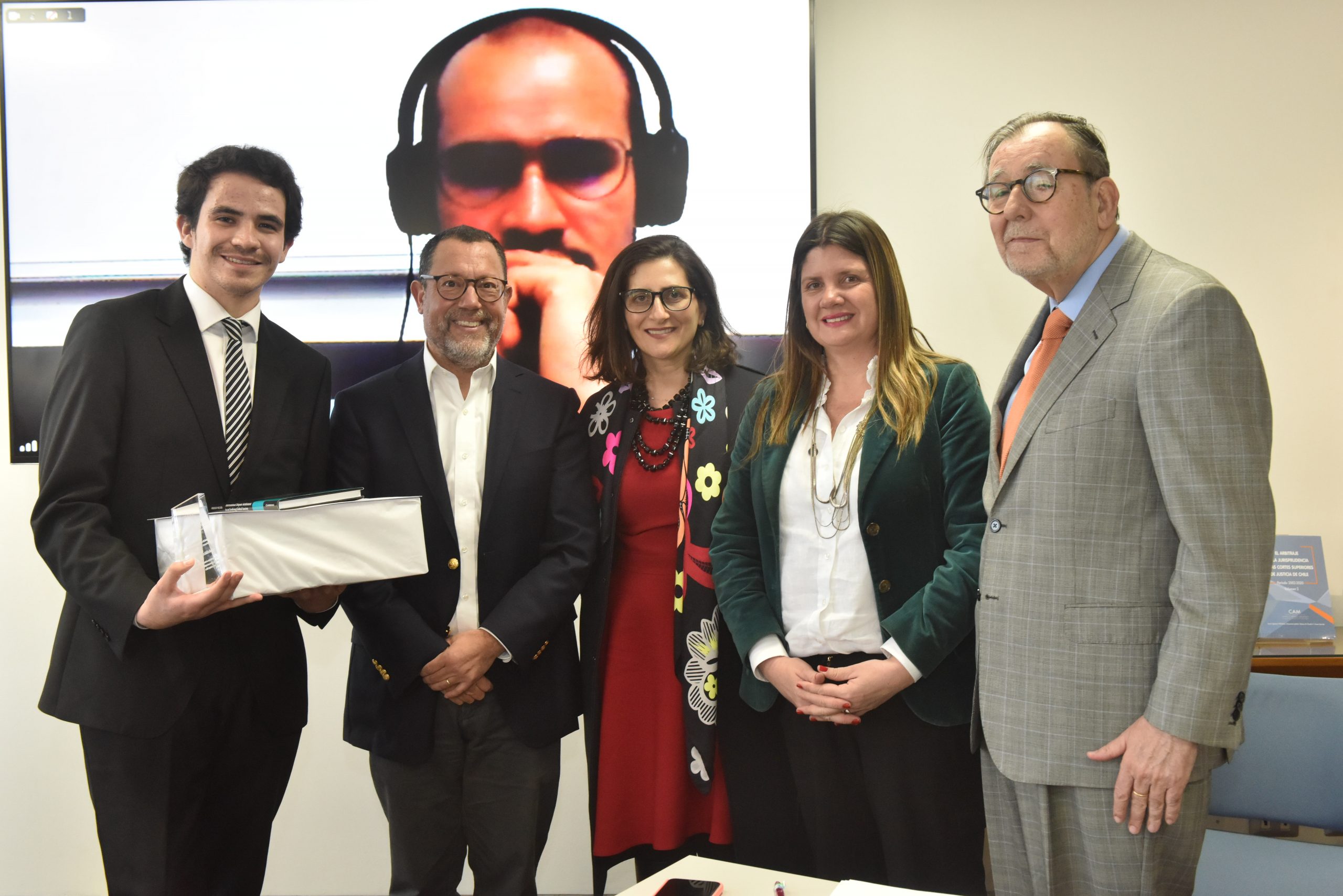 El CAM Santiago premia a las mejores tesis en métodos adecuados de resolución pacífica de conflictos