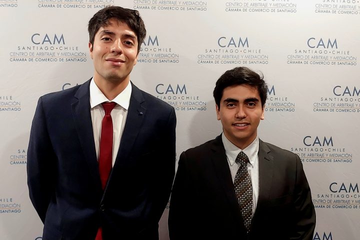 Estudiantes de la Pontificia Universidad Católica de Valparaíso realizan pasantía en el CAM Santiago